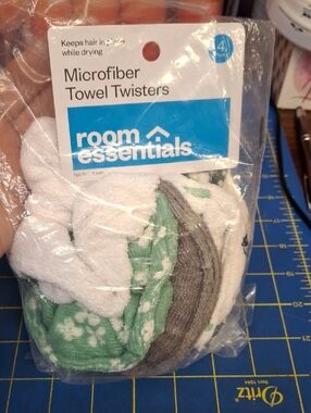Room Essentials Microfiber Sock Set Of 4 New